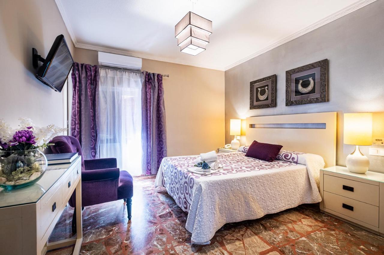 Hotel Gines Bagian luar foto